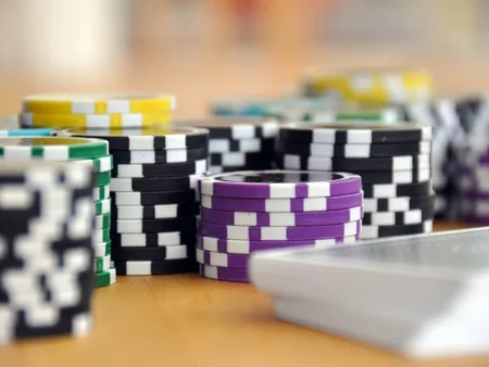 Strategie voor Texas Hold’em: Kennismaking met Tegenstanders en Bluffen